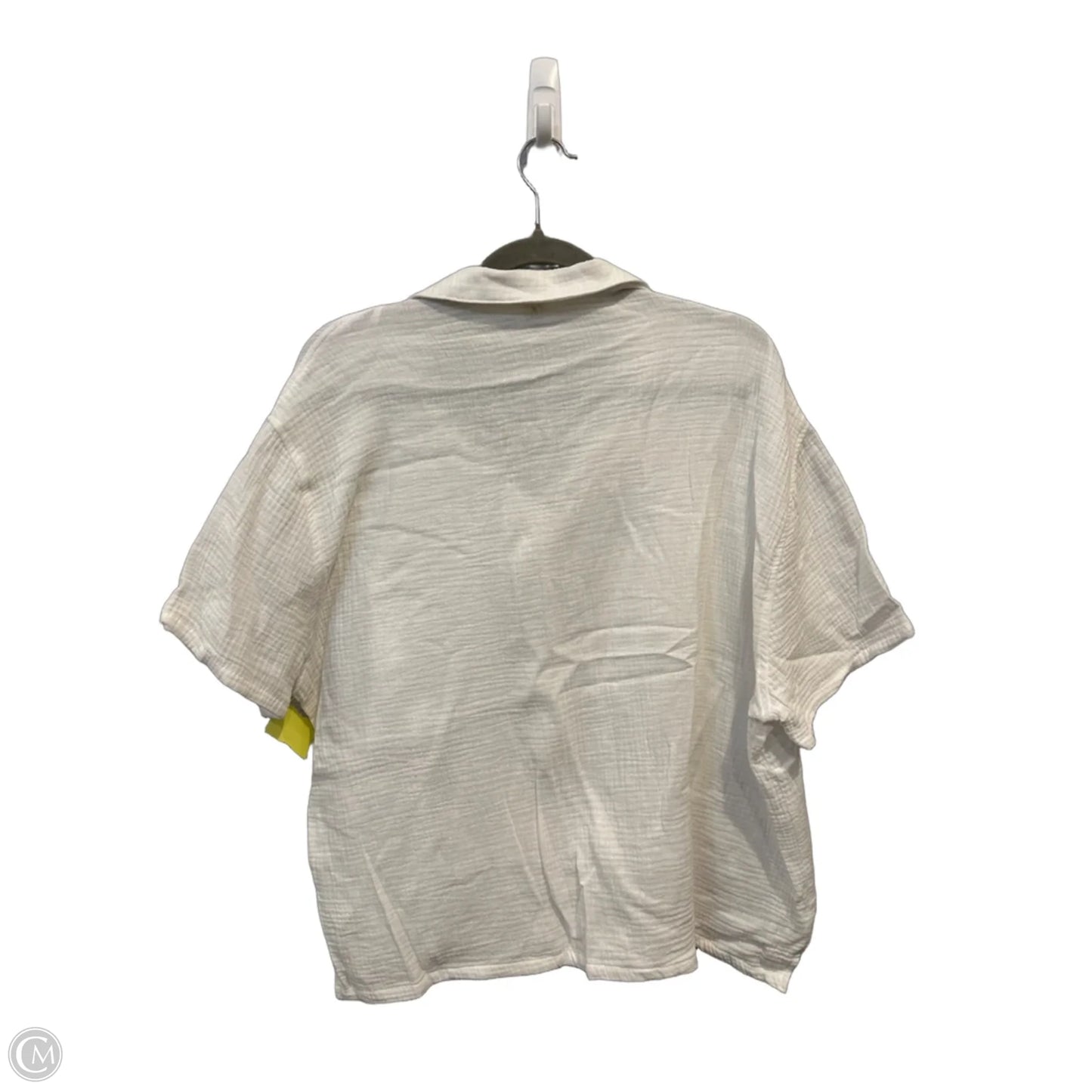 Top Short Sleeve By Happily Grey In White, Size: L