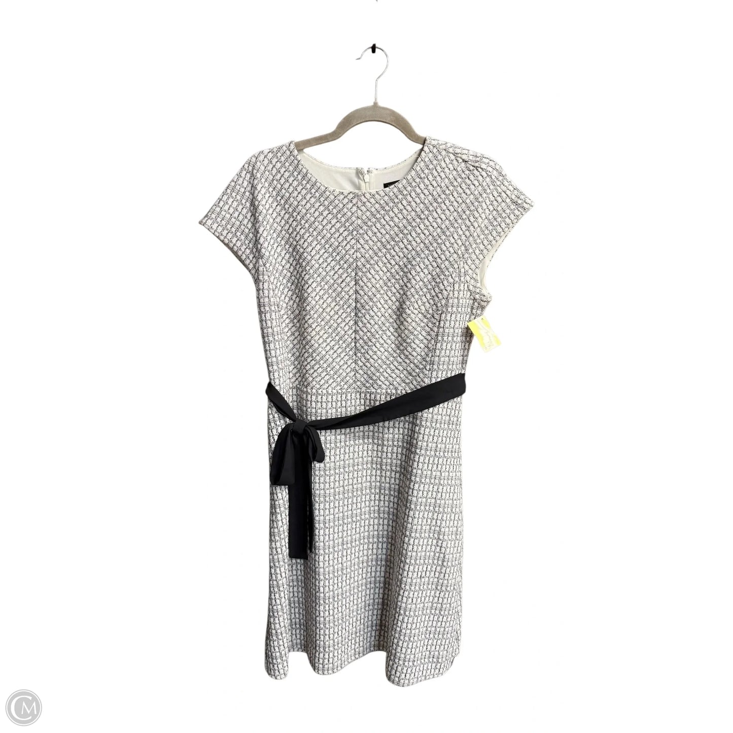 Dress Casual Short By Ann Taylor In Black & White, Size: S