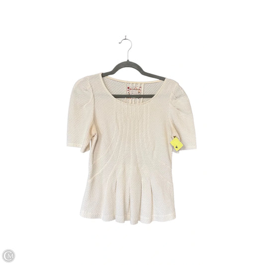 Top Short Sleeve By Clothes Mentor In Ivory, Size: S