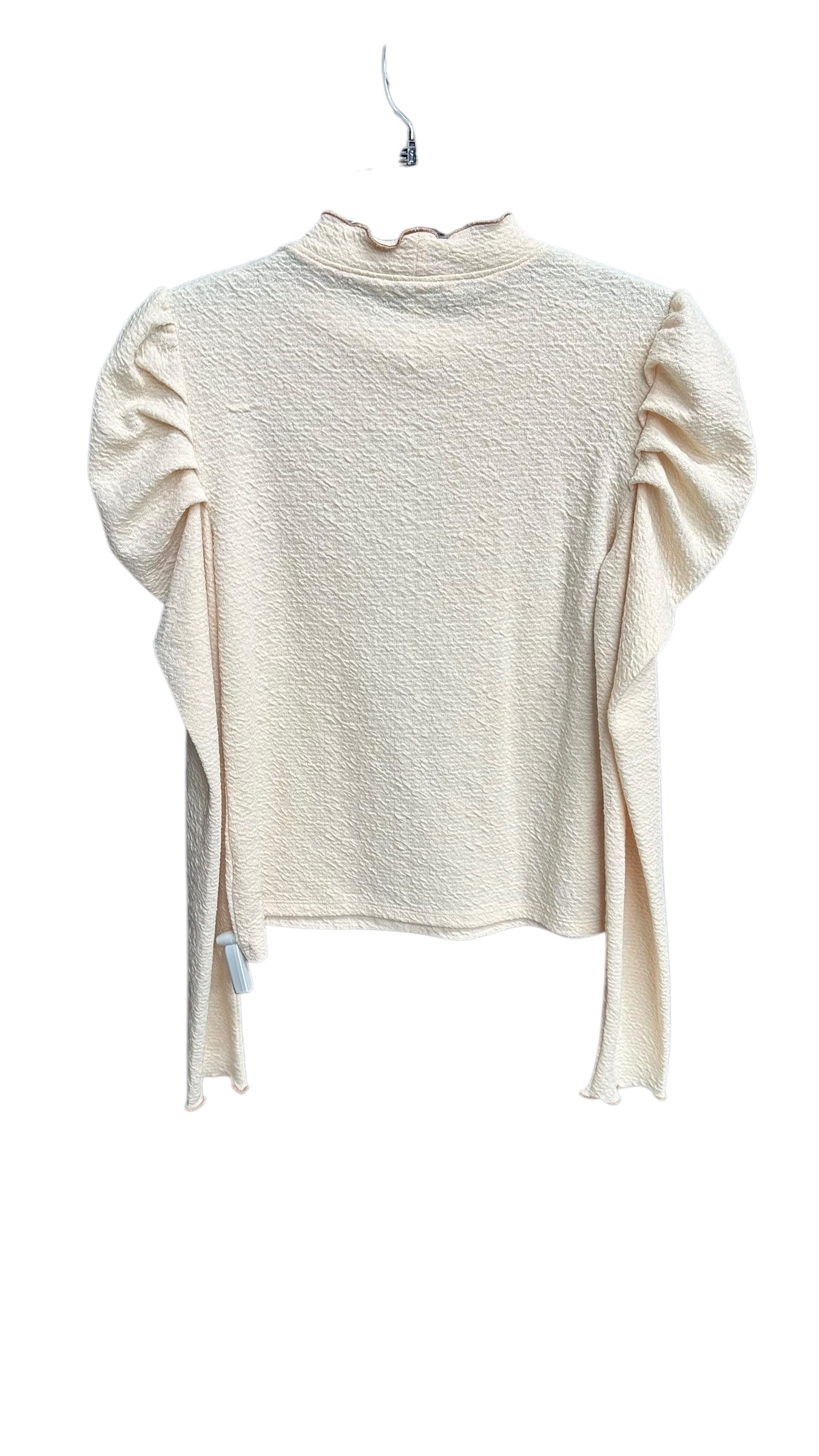 Top Long Sleeve By Clothes Mentor In Cream, Size: Xs