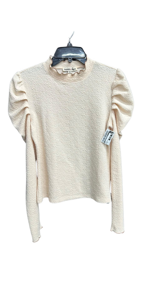 Top Long Sleeve By Clothes Mentor In Cream, Size: Xs