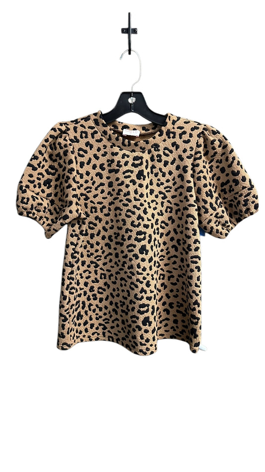 Top Short Sleeve By Clothes Mentor In Animal Print, Size: S