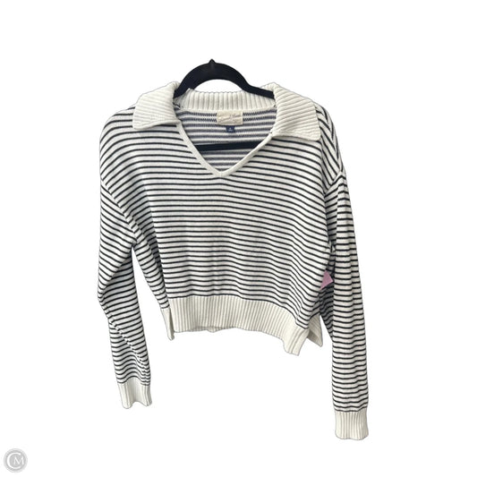 Top Long Sleeve By Universal Thread In Striped Pattern, Size: M
