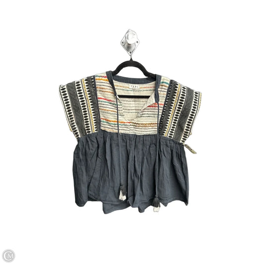 Top Short Sleeve By Thml In Multi-colored, Size: M