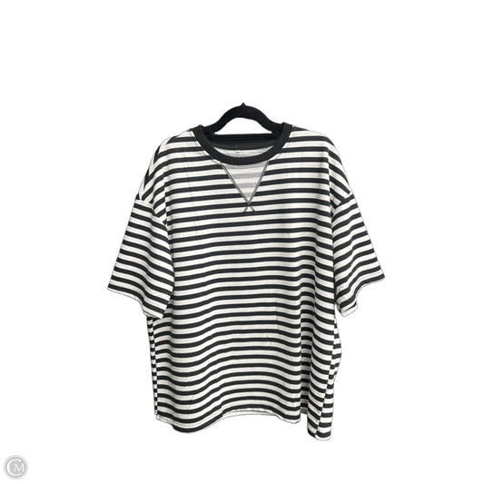 Top Short Sleeve By Clothes Mentor In Striped Pattern, Size: M