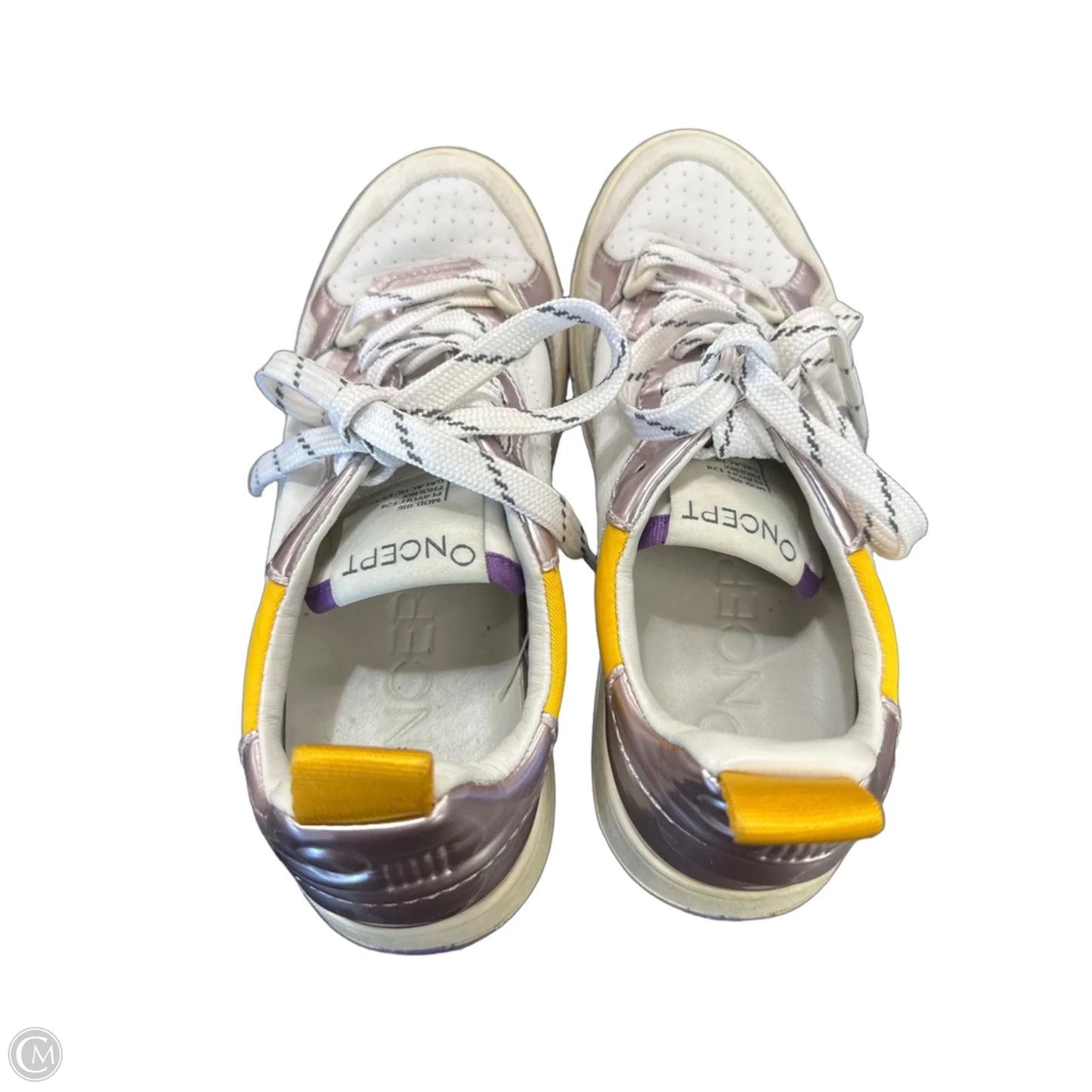 Shoes Sneakers By Clothes Mentor In White, Size: 8