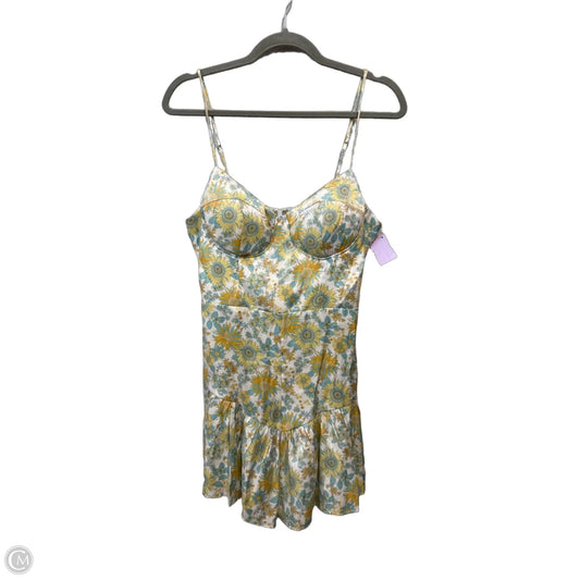 Romper By Clothes Mentor In Floral Print, Size: L