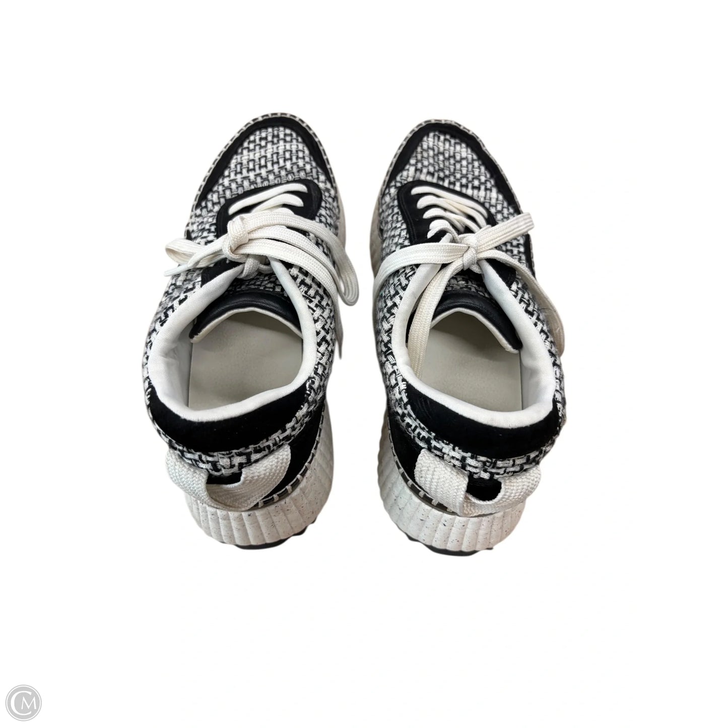 Shoes Sneakers By Universal Thread In Black & White, Size: 11