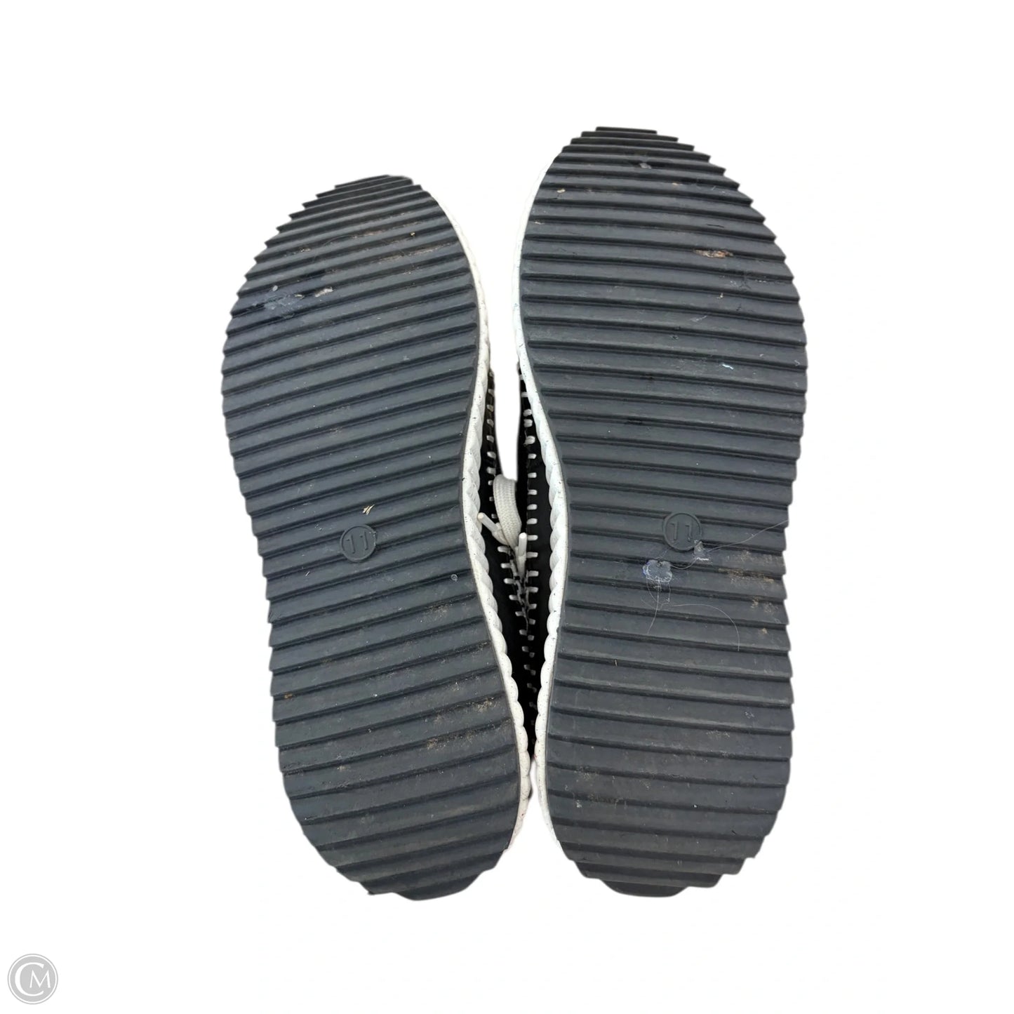 Shoes Sneakers By Universal Thread In Black & White, Size: 11