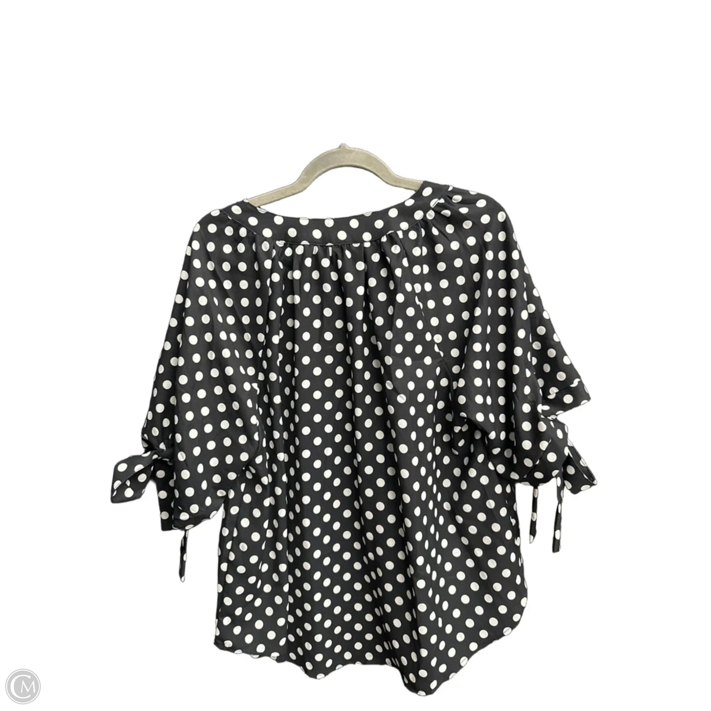 Top Short Sleeve By Clothes Mentor In Polkadot Pattern, Size: M