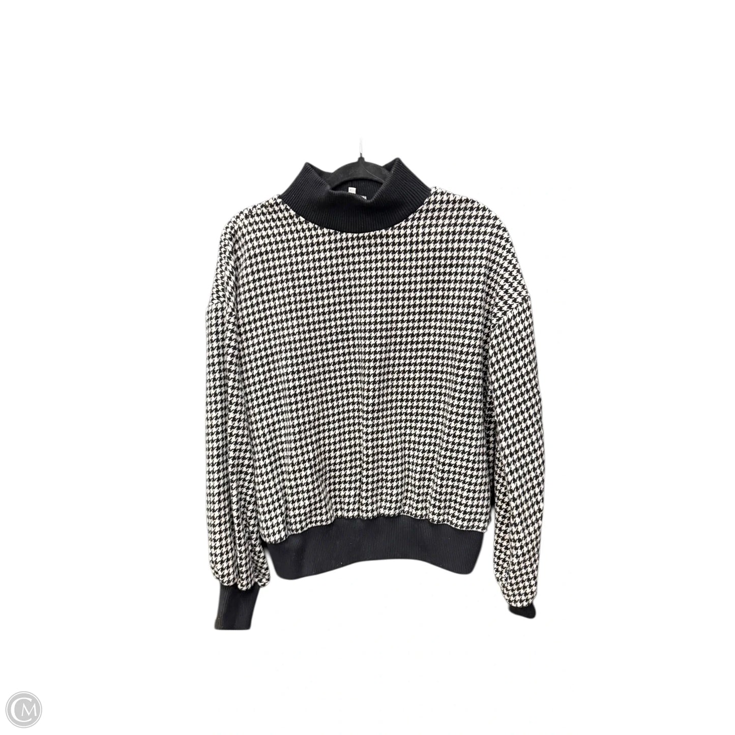 Sweater By Clothes Mentor In Black & White, Size: S