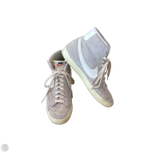 Shoes Sneakers By Nike In Grey, Size: 10
