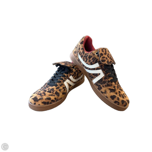 Shoes Sneakers By Clothes Mentor In Leopard Print, Size: 7