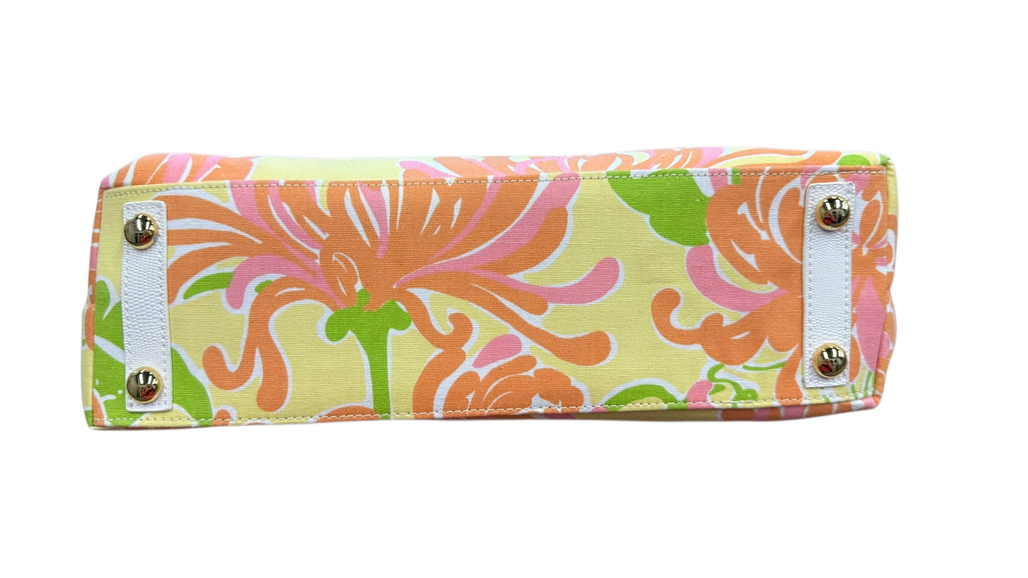 Handbag Designer By Lilly Pulitzer, Size: Medium